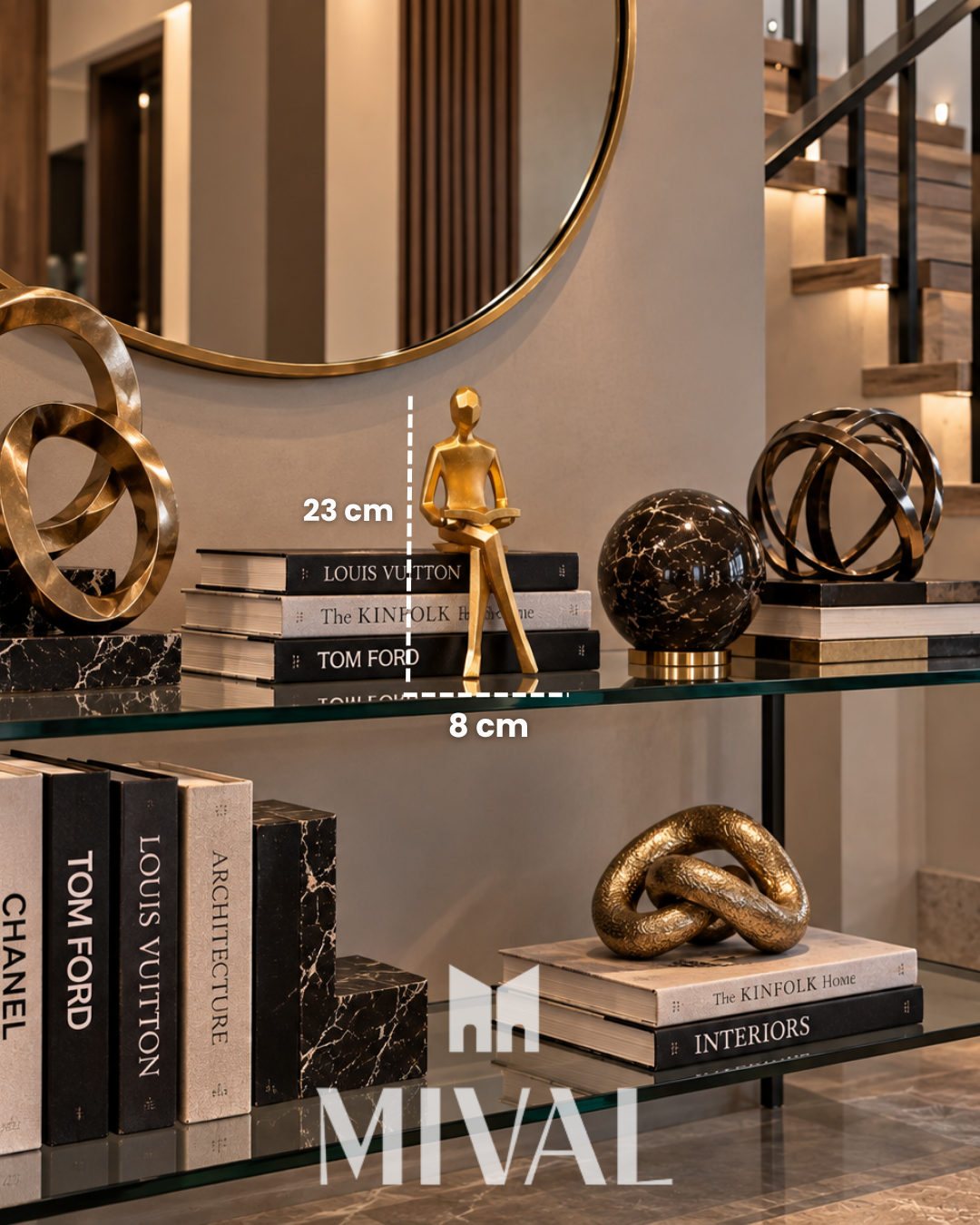 HOMBRE LEYENDO DORADO