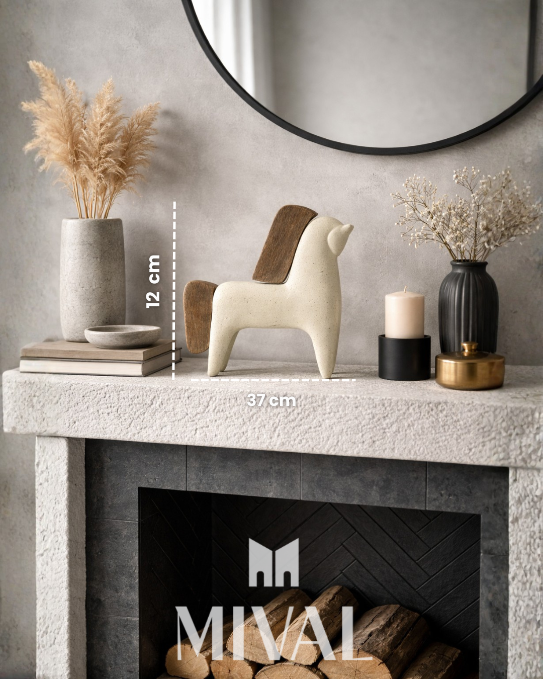 CABALLO BLANCO CON MADERA
