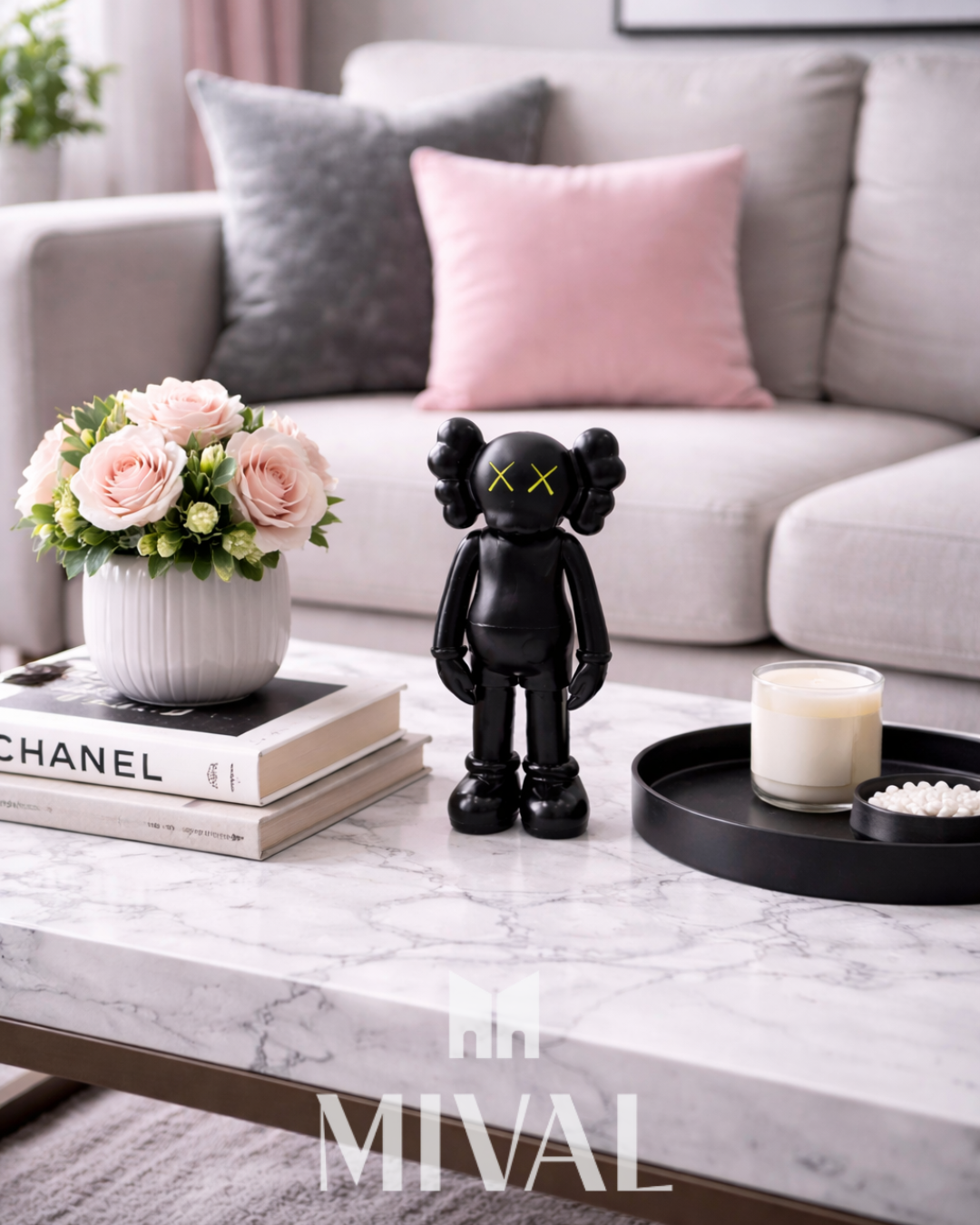 KAWS PARADO MINI NEGRO