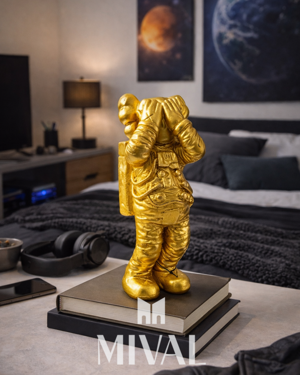 ASTRONAUTA KAWS DORADO