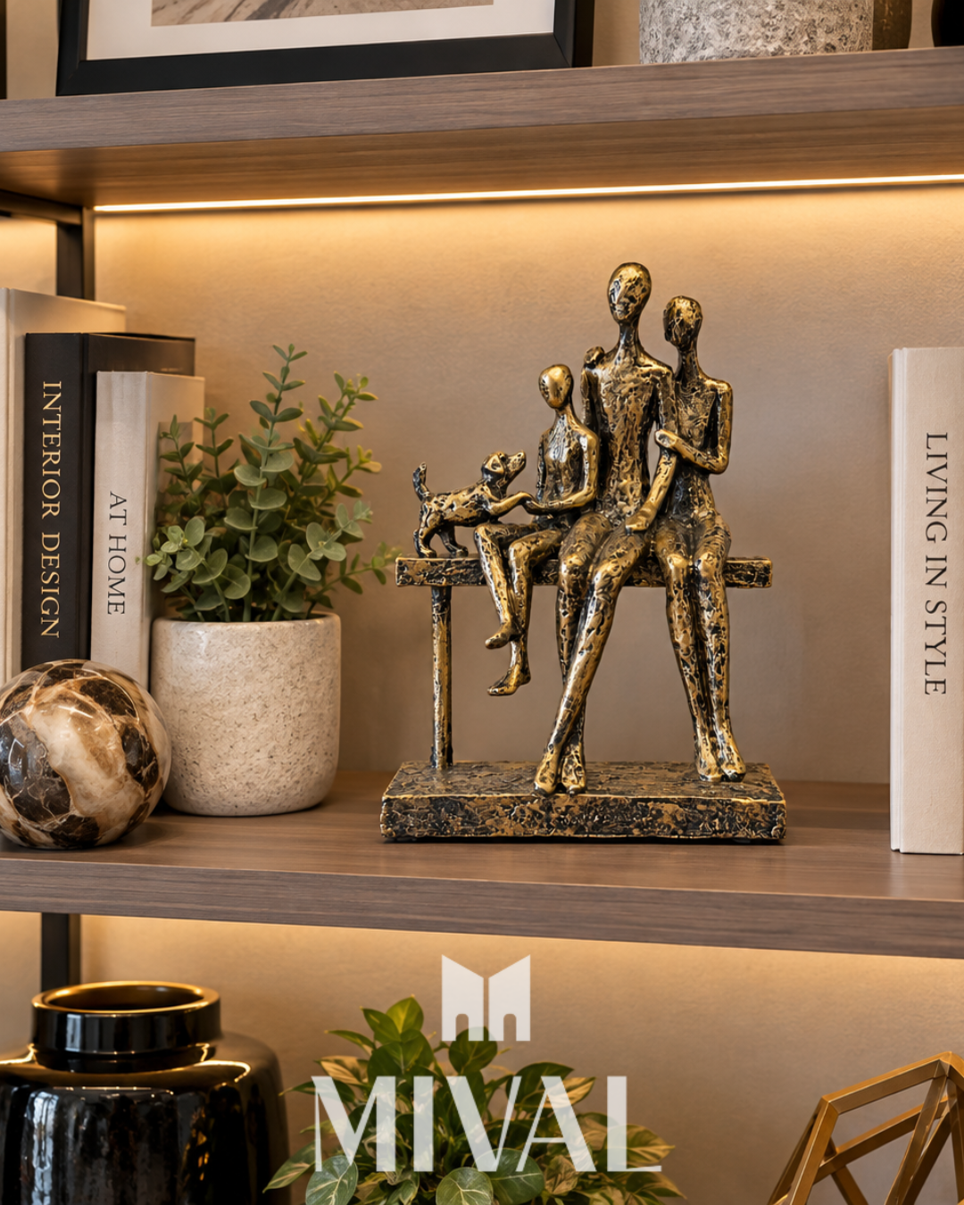 ESCULTURA FAMILIA CON PERRO EN BARRA