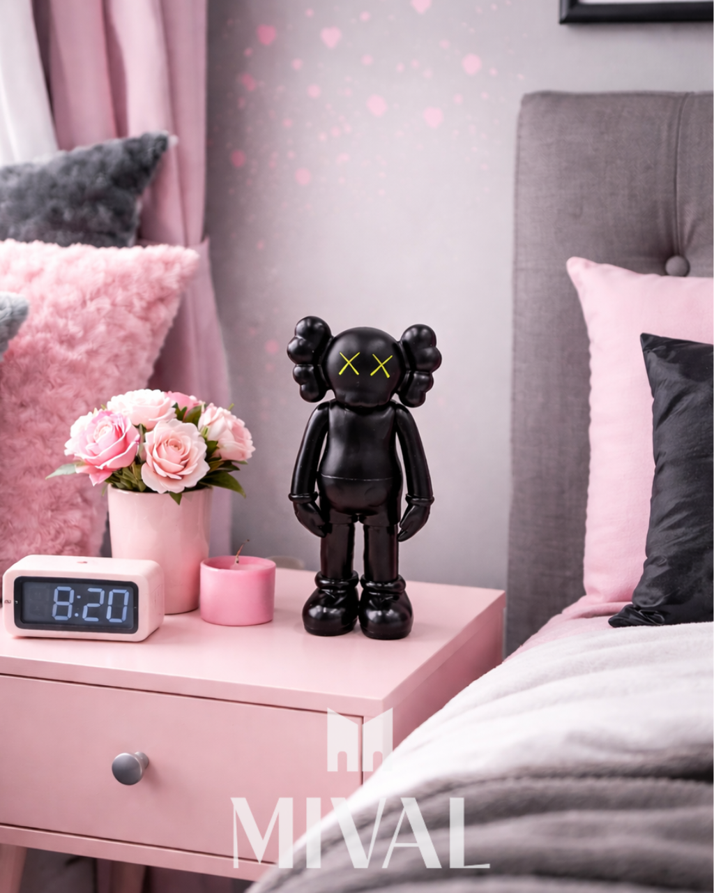 KAWS PARADO MINI NEGRO