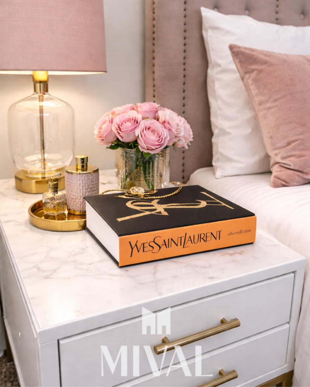 LIBRO YVES SAINT LAURENT