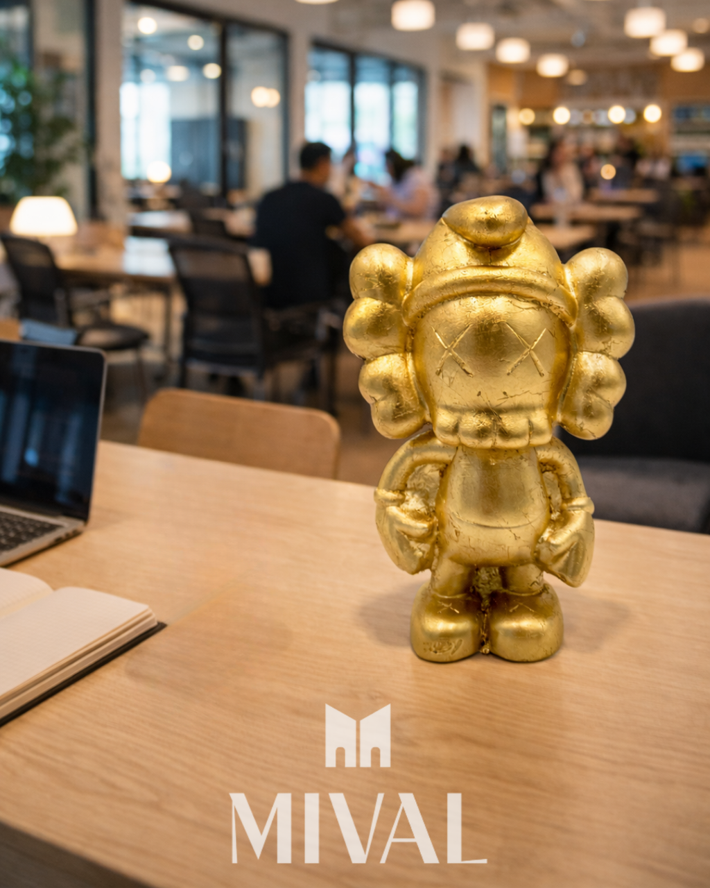 PITUFO KAWS DORADO
