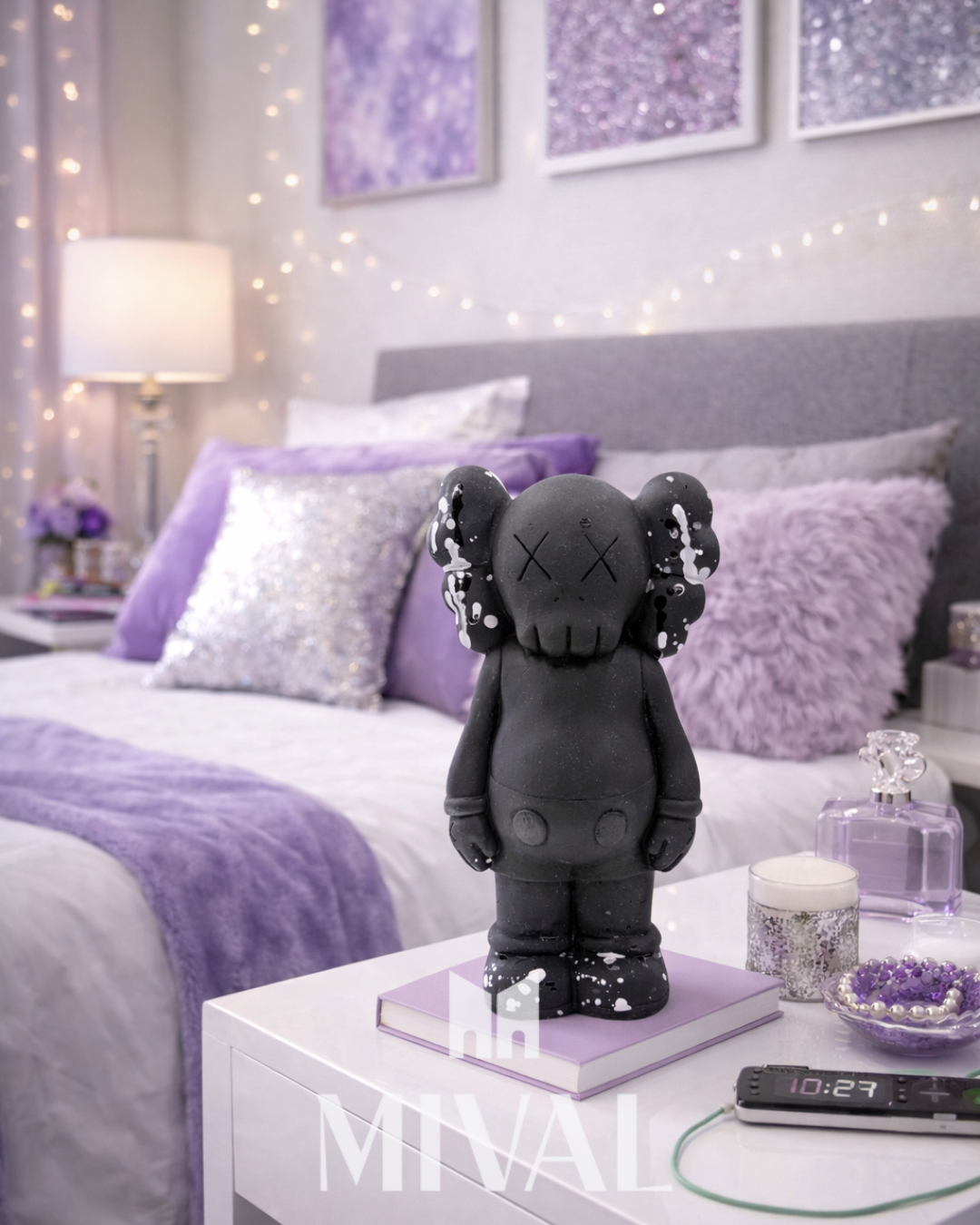 KAWS MICKEY NEGRO CON DORADO