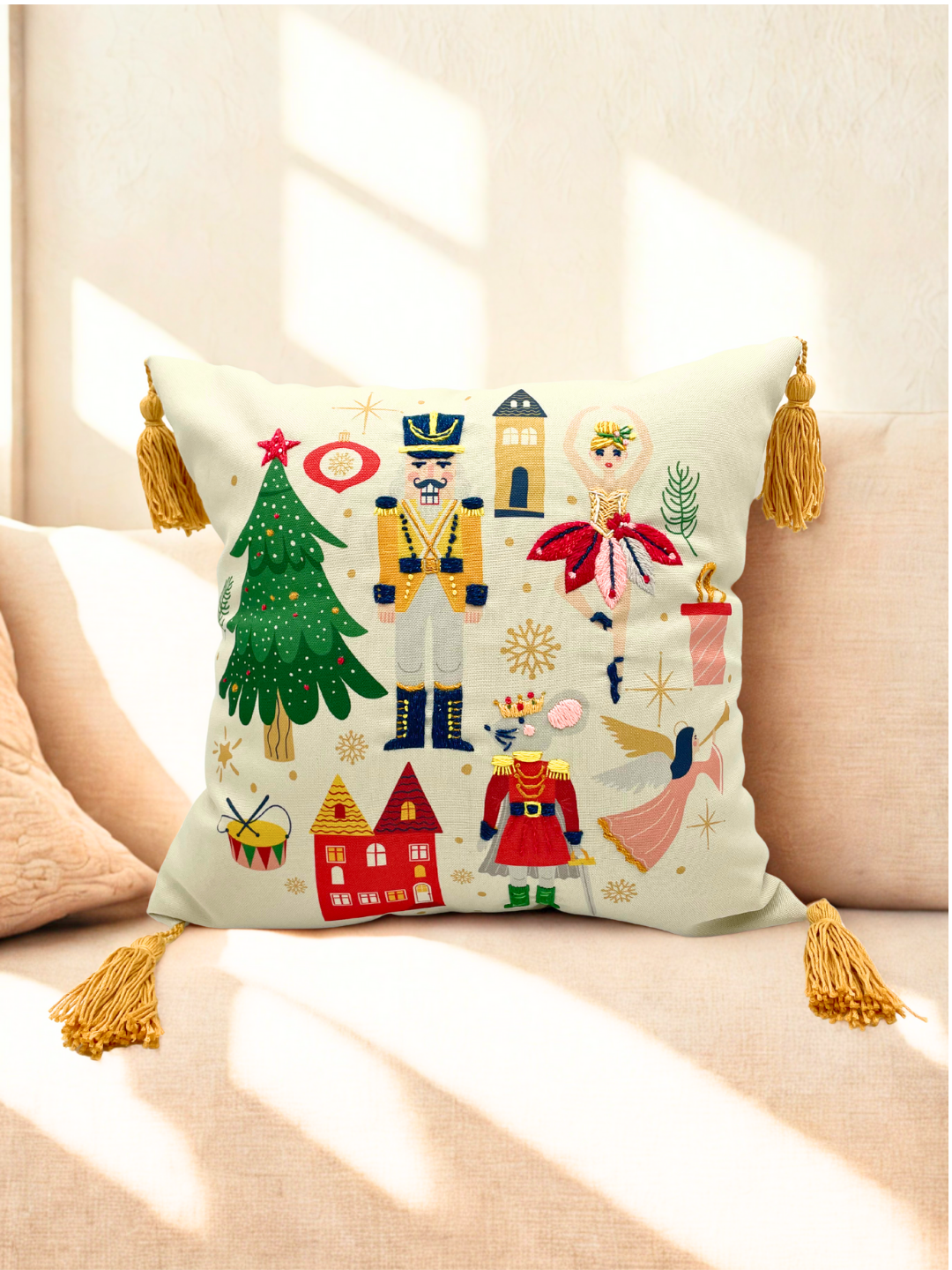 COJIN CASCANUECES CON BAILARINA Y PINO