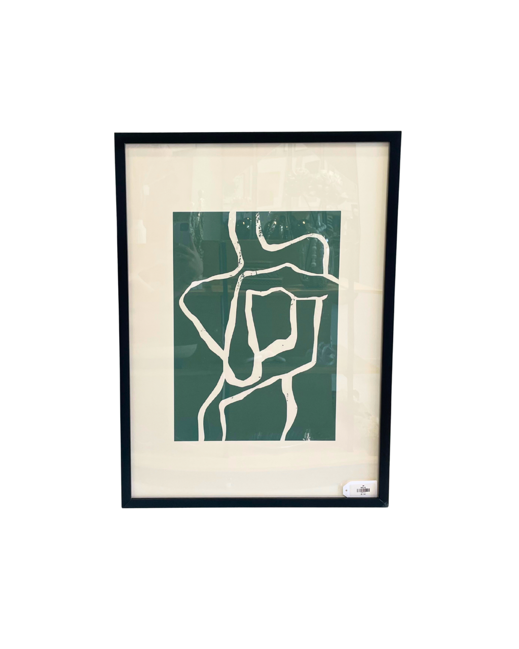 SILUETA DE MUJER CUBRIENDO BUSTO