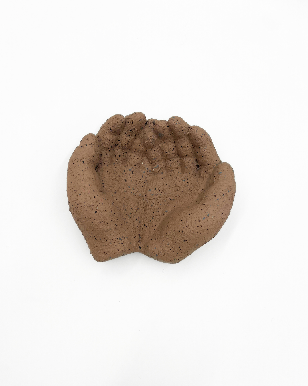 MANOS JUNTAS CHICO GRANITO CANELA